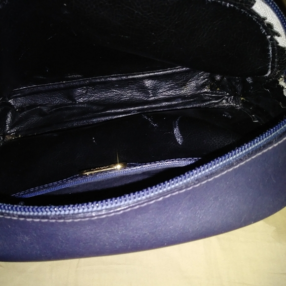 Vintage Fendi Crossbody Handbag - Picture 6 of 6